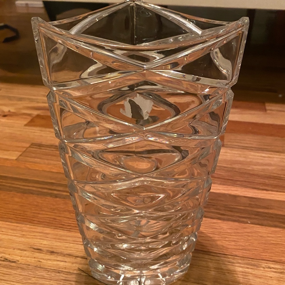 Hand Cut Polonia Lead Crystal 24% PbO Triangle Shape Vase